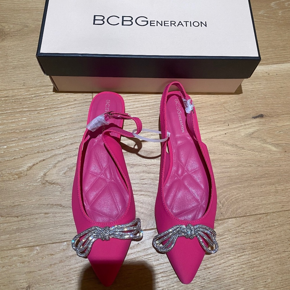 BCBGeneration Women's Kristin Ballet Flat - Size 7.5